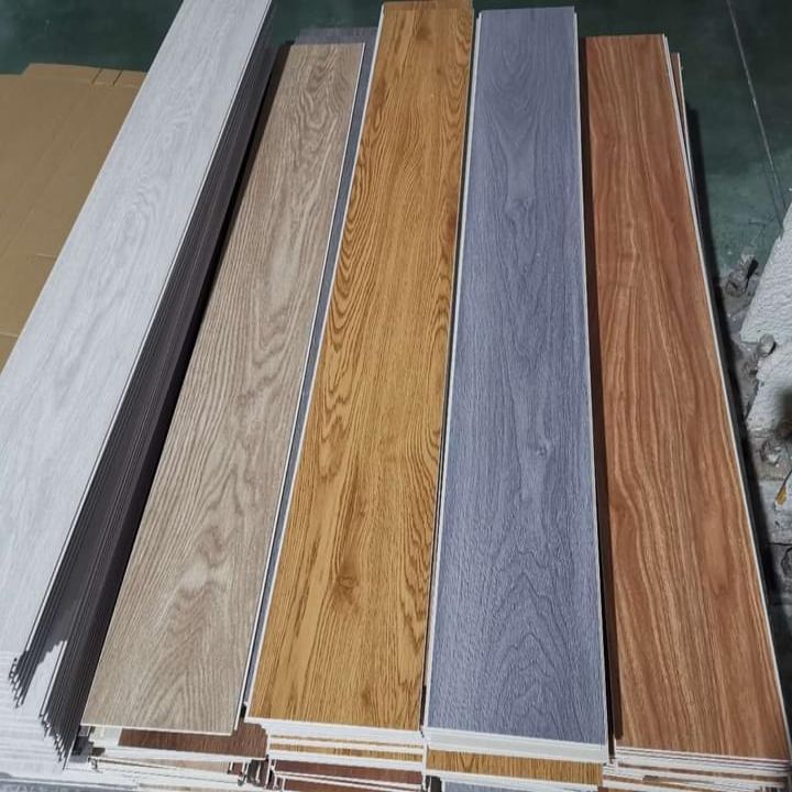 Plancher de verrouillage en vinyle SPC couleur chêne classique